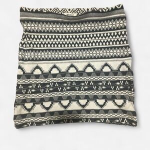 Chic Monochrome Patterned Mini Skirt